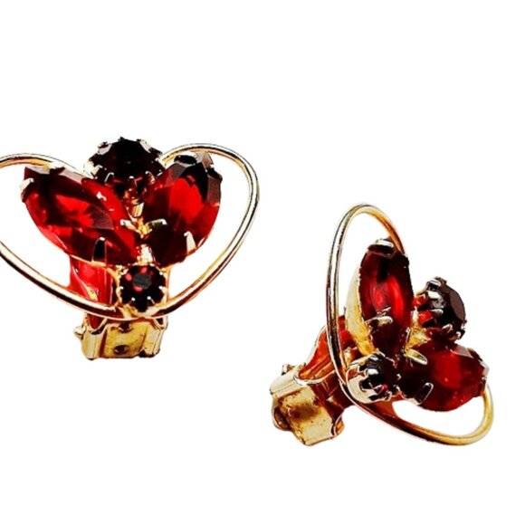 Vintage Jewelry - 1950s Vintage Ruby Red Heart Shaped Rhinestone And Gold Clip Earrings